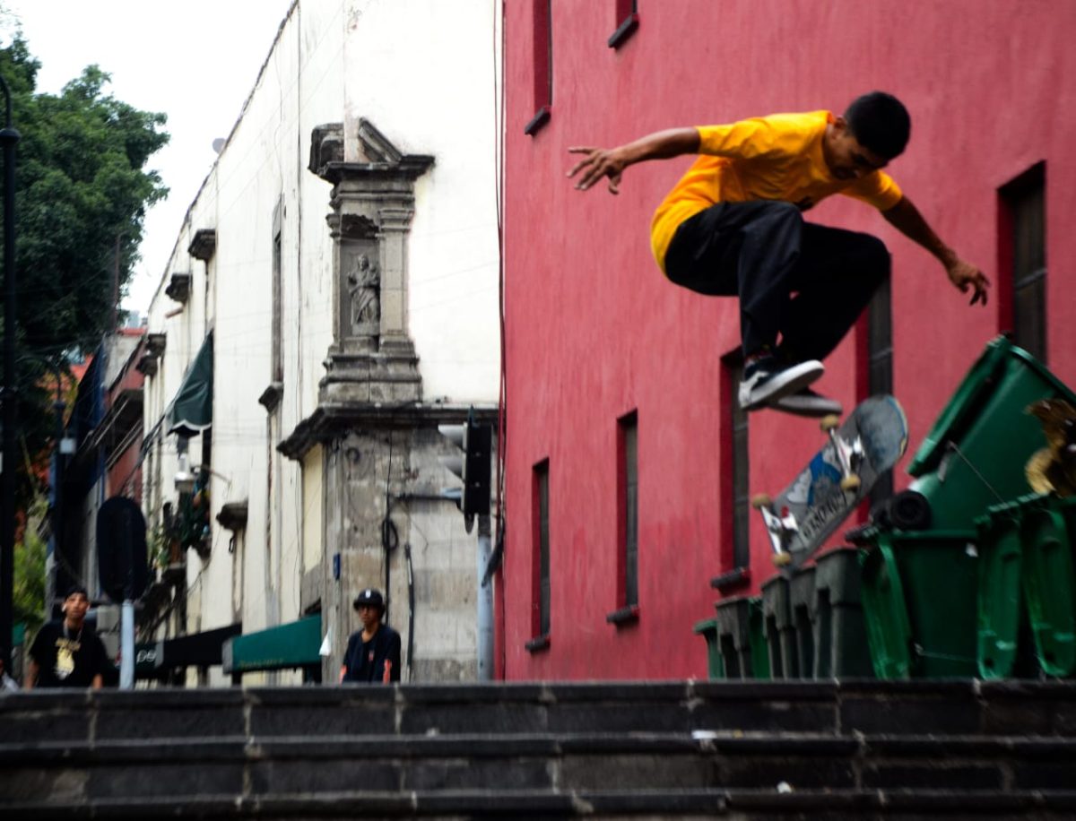 Volando en la calle 2 - Joel Martínez - Fotógrafo